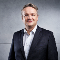 Stefan Junker Vorstand/ CFO